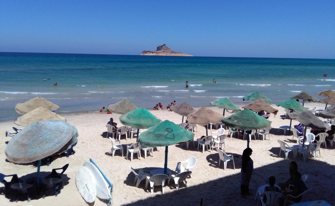 Photo de Rafraf Plage avec sable lumineux de surface