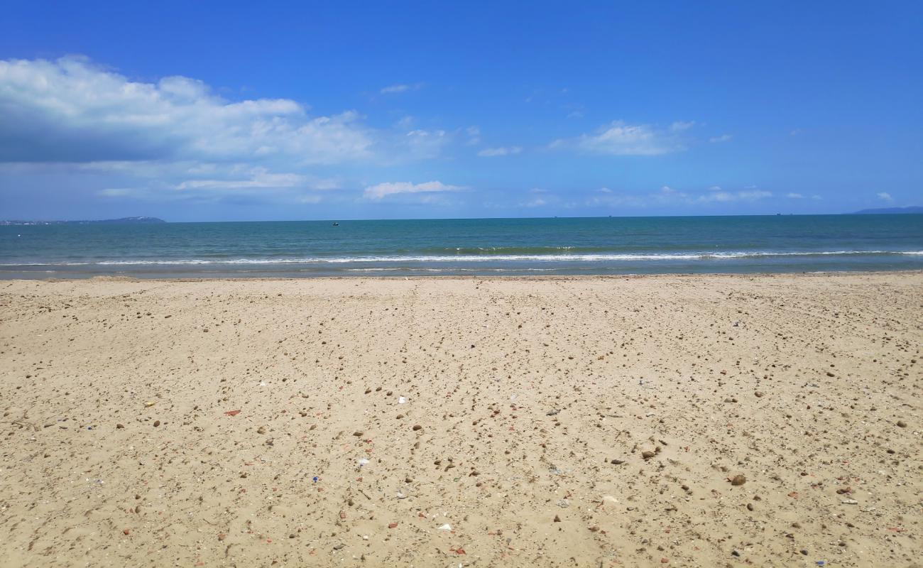 Photo de Beach Hammam chatt avec sable lumineux de surface