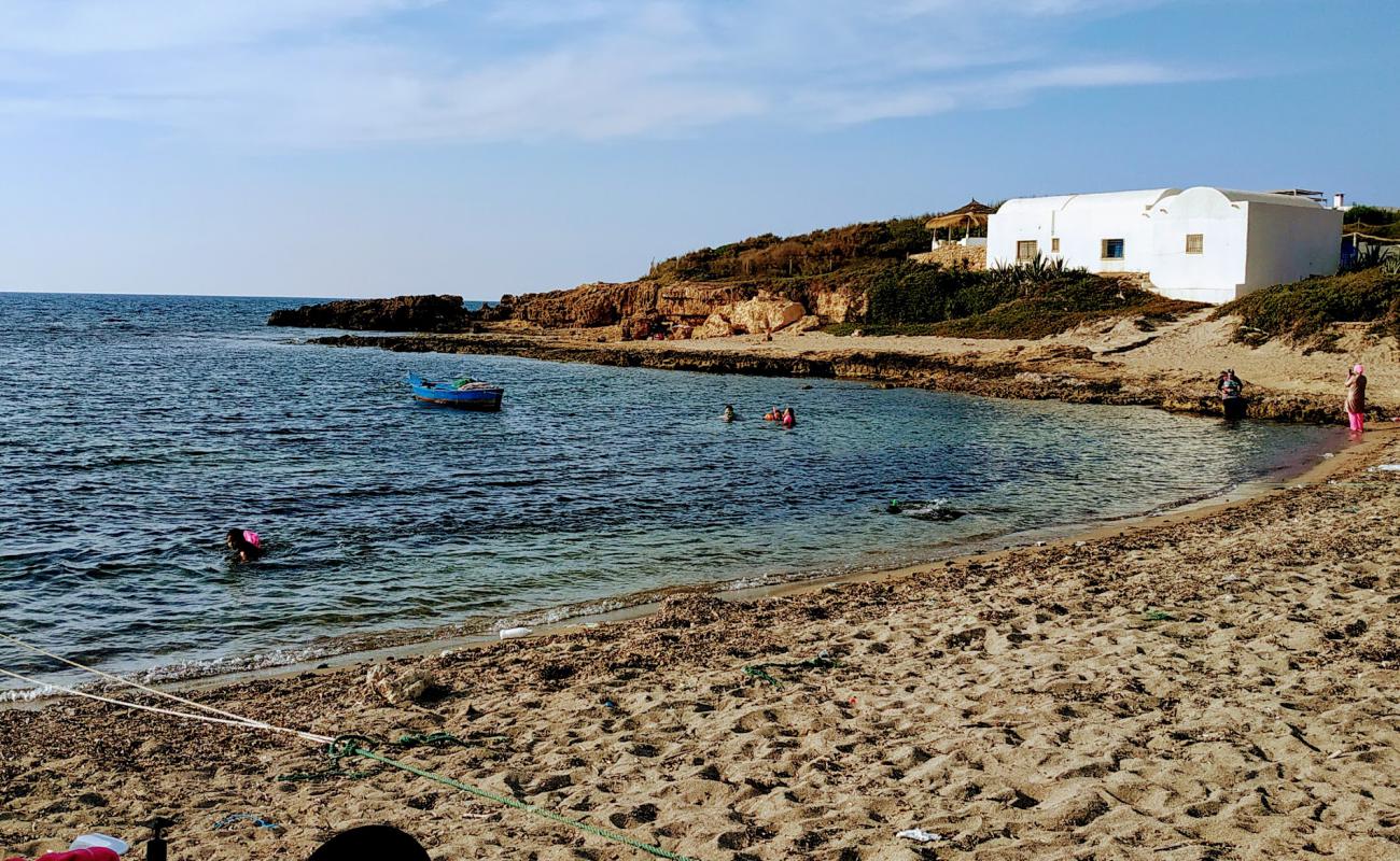 Photo de Haouaria Beach avec sable beige de surface