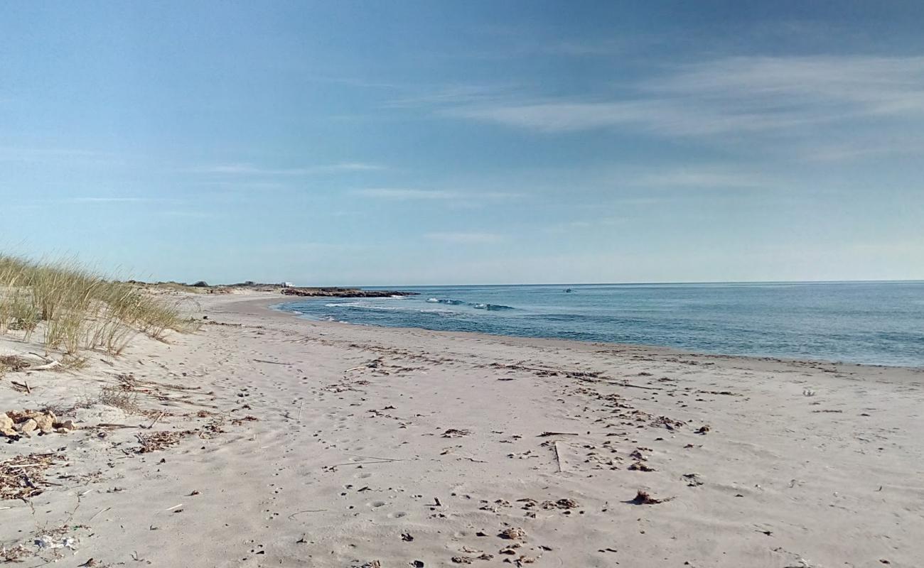 Photo de Plage El Mlaaeb avec sable fin gris de surface