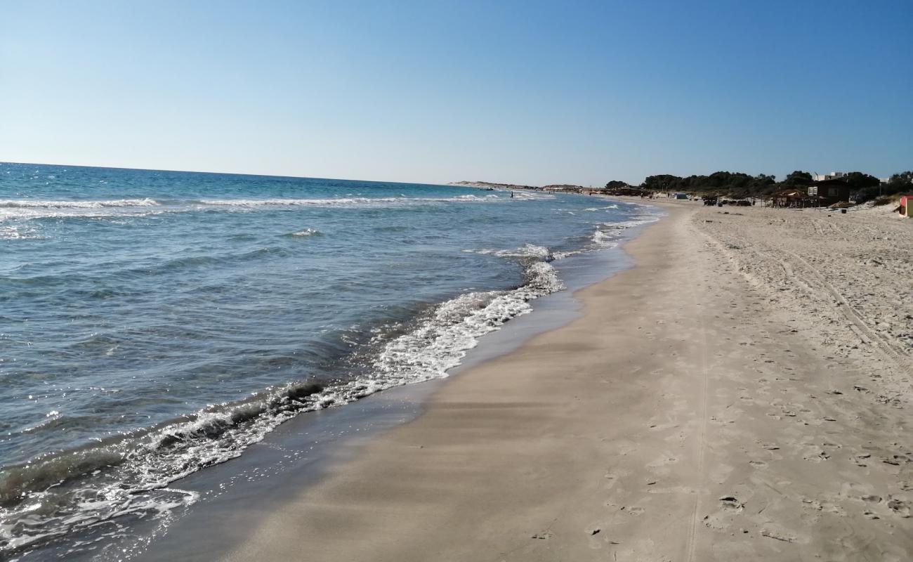 Photo de Plage ezzahra avec sable fin et lumineux de surface