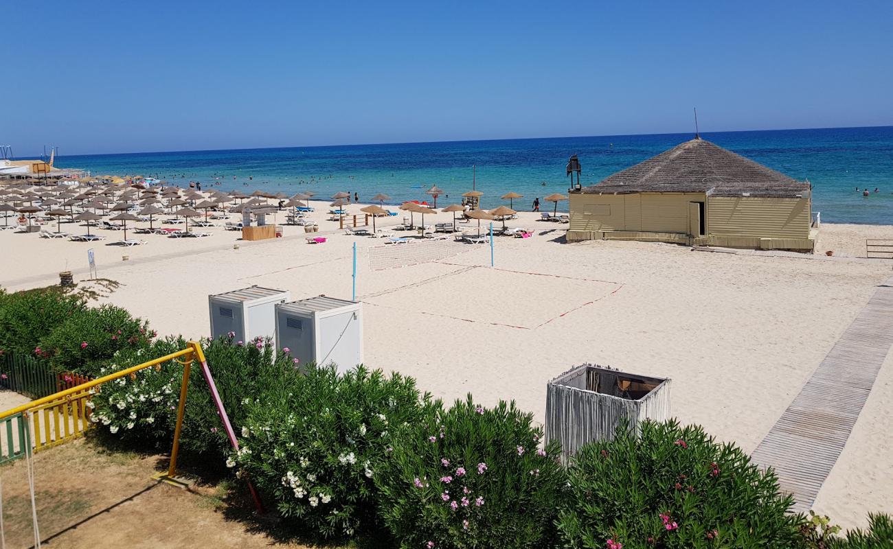 Photo de Plage de Hammamet avec sable lumineux de surface