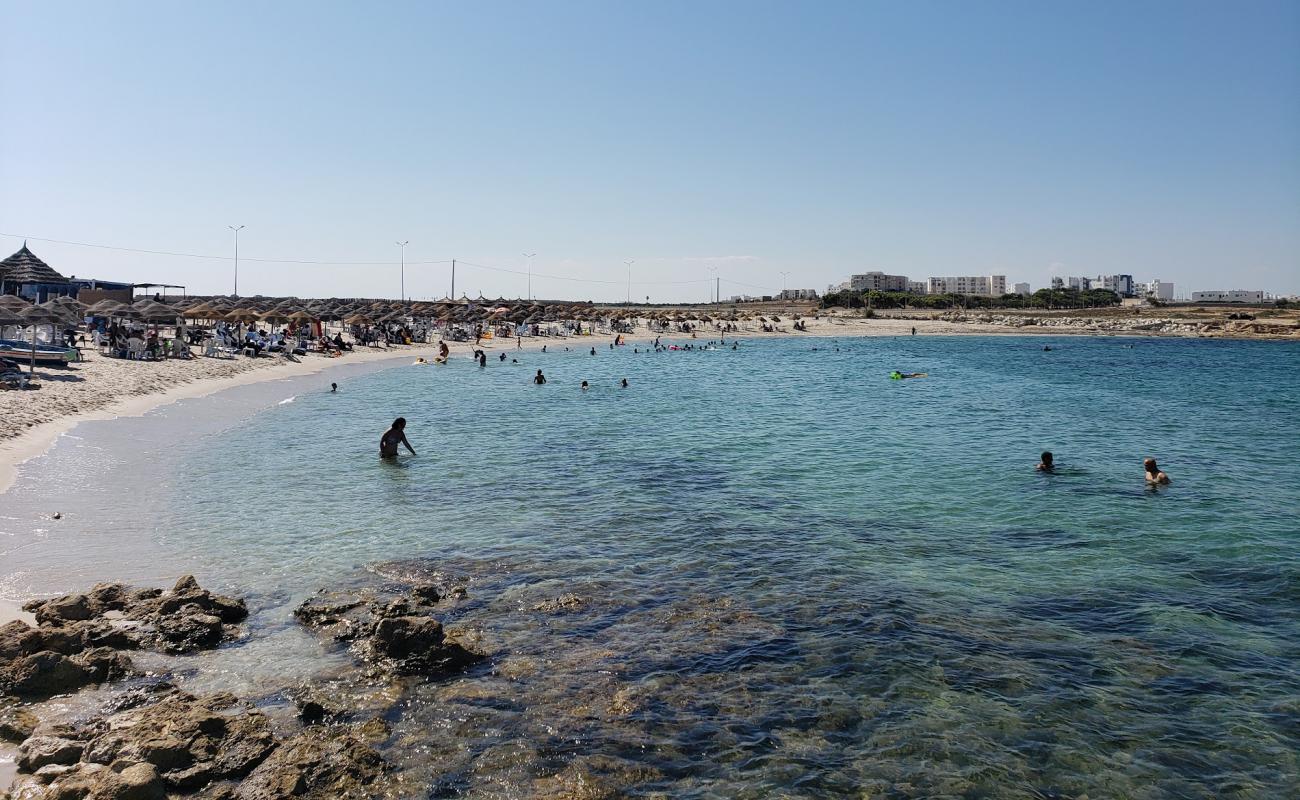 Photo de Hergla Beach avec sable fin et lumineux de surface