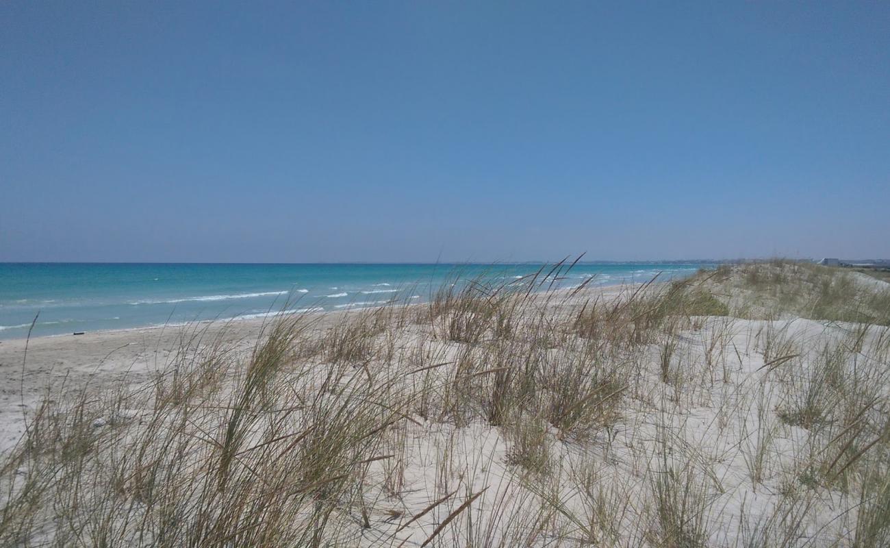 Photo de Chraff beach avec sable blanc de surface