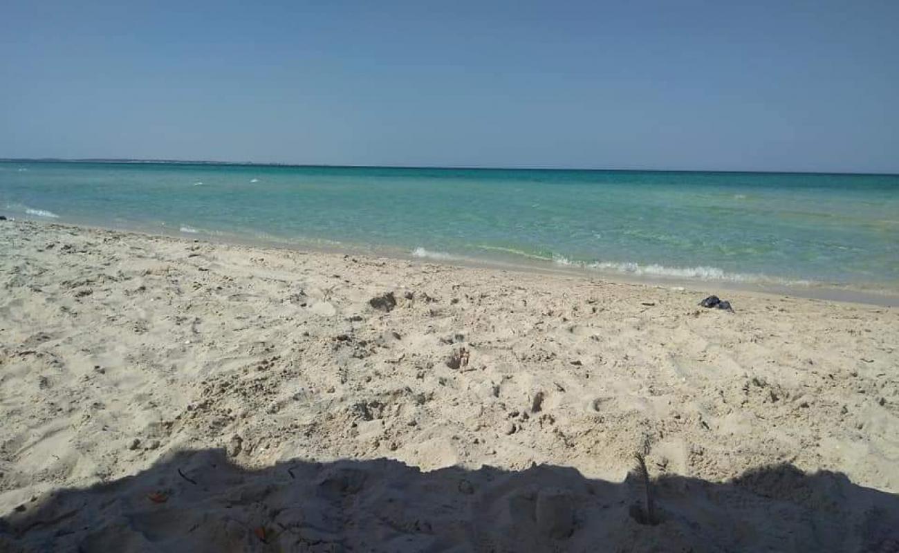 Photo de Ghabana beach avec sable blanc de surface