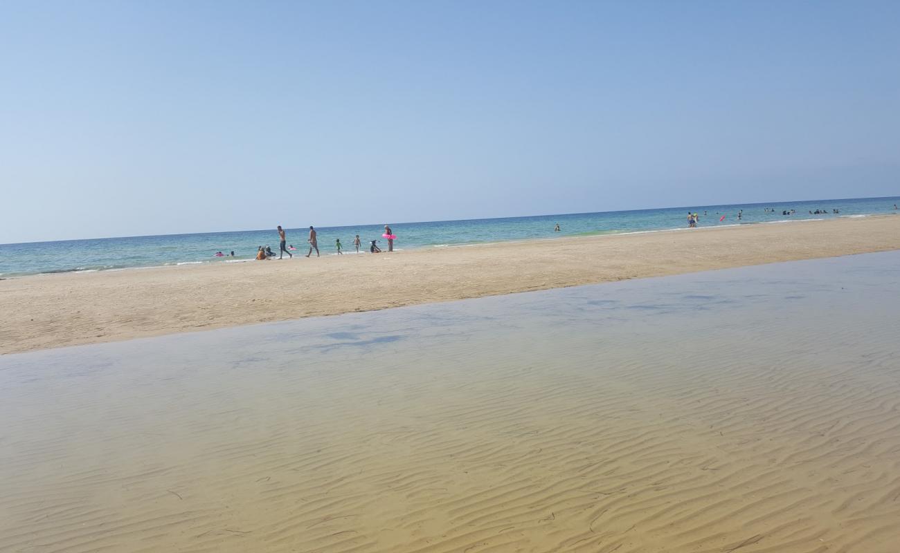 Photo de Chaffar beach avec sable blanc de surface