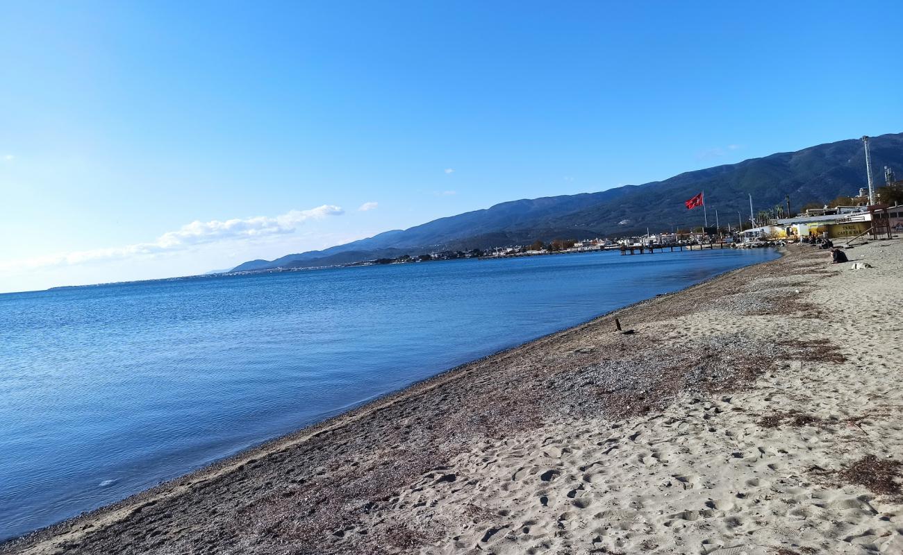 Photo de Akcay beach avec sable lumineux de surface