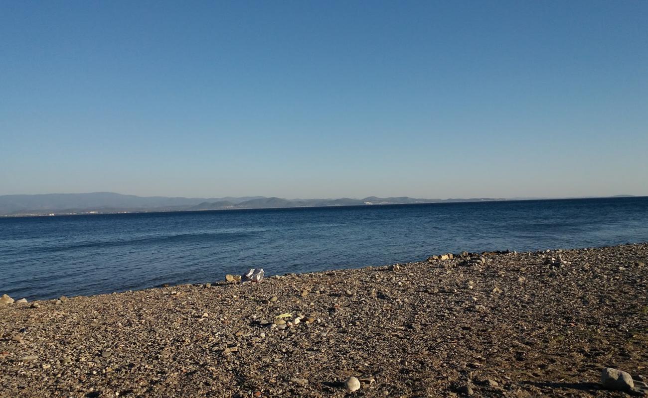 Photo de Akcay Camp beach avec sable clair avec caillou de surface