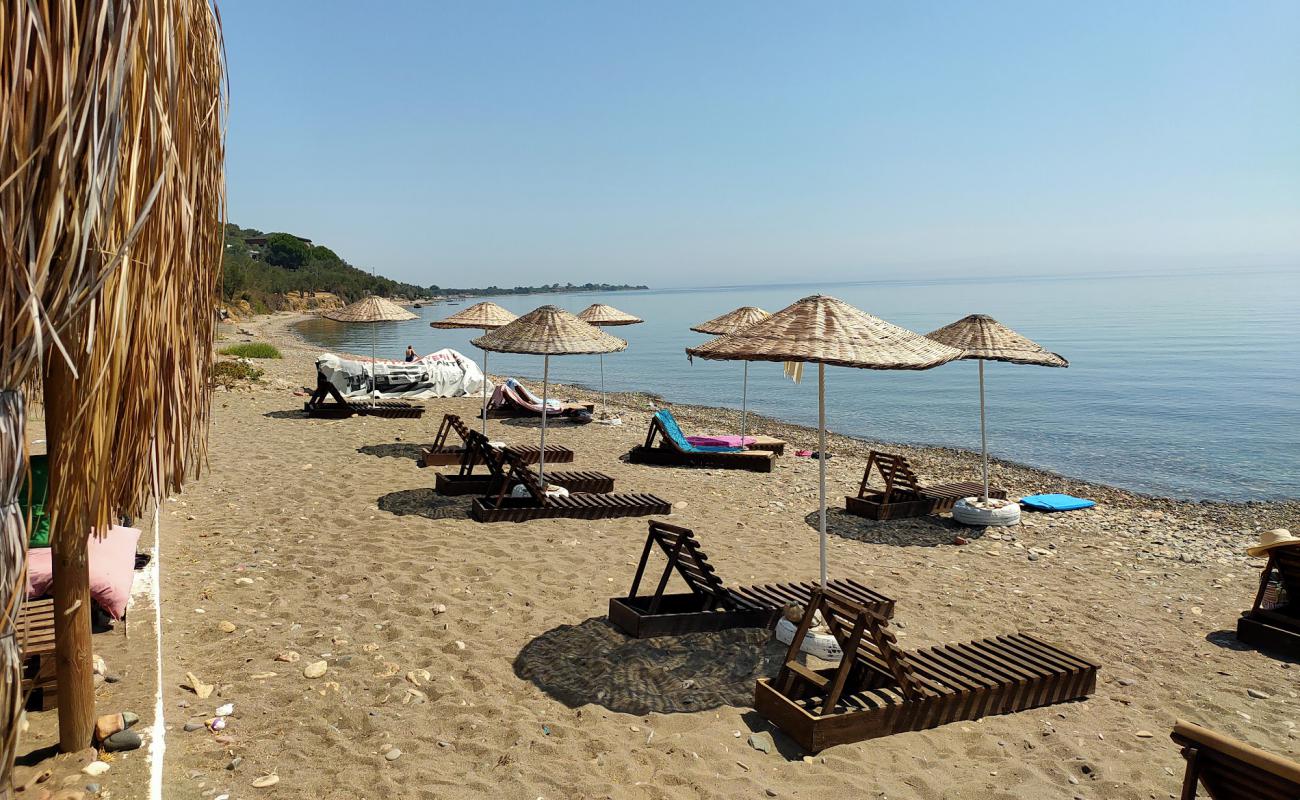 Photo de Gargara Kamp beach avec sable clair avec caillou de surface