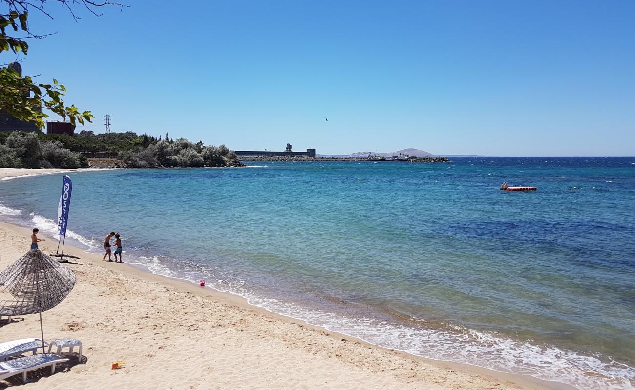 Photo de Kumburun beach avec sable lumineux de surface