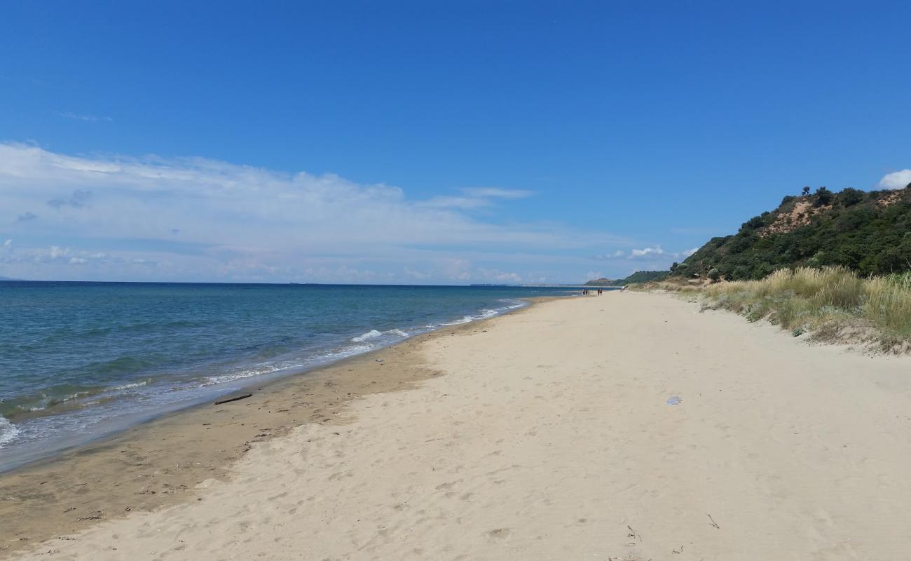 Photo de Vicar beach avec sable lumineux de surface