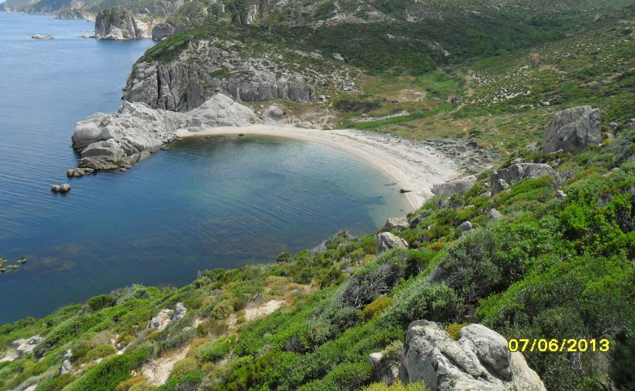 Photo de Karabiga beach II avec caillou fin clair de surface