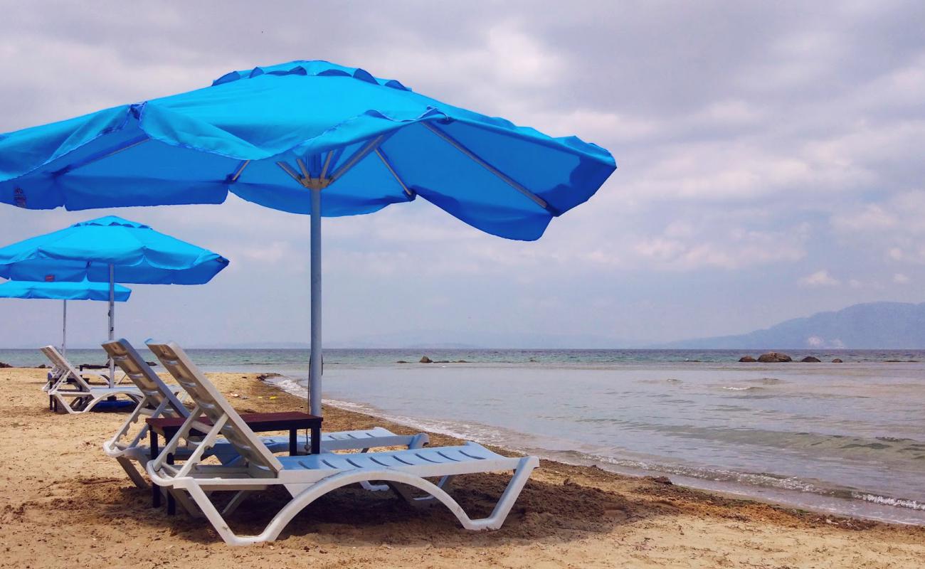 Photo de Sirincavus beach avec sable beige de surface
