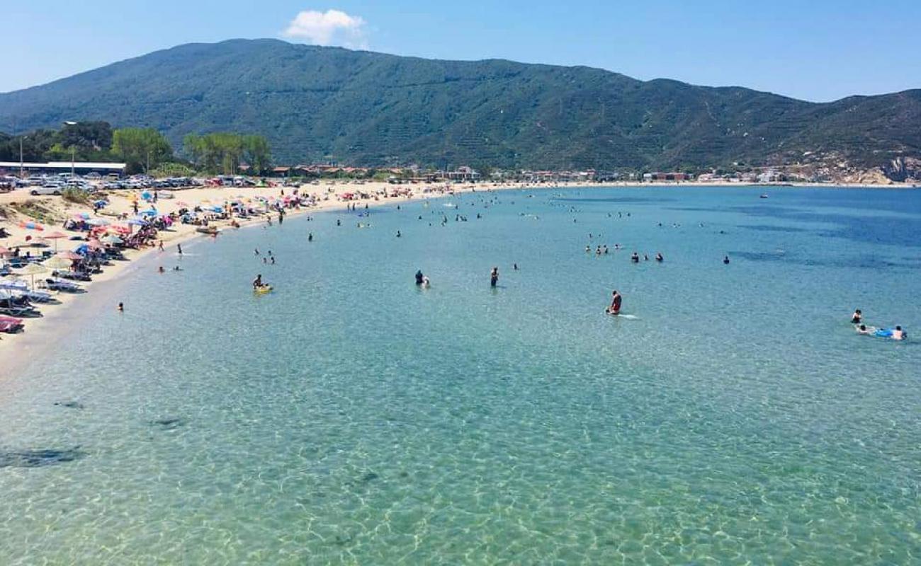 Photo de Turan beach avec sable lumineux de surface