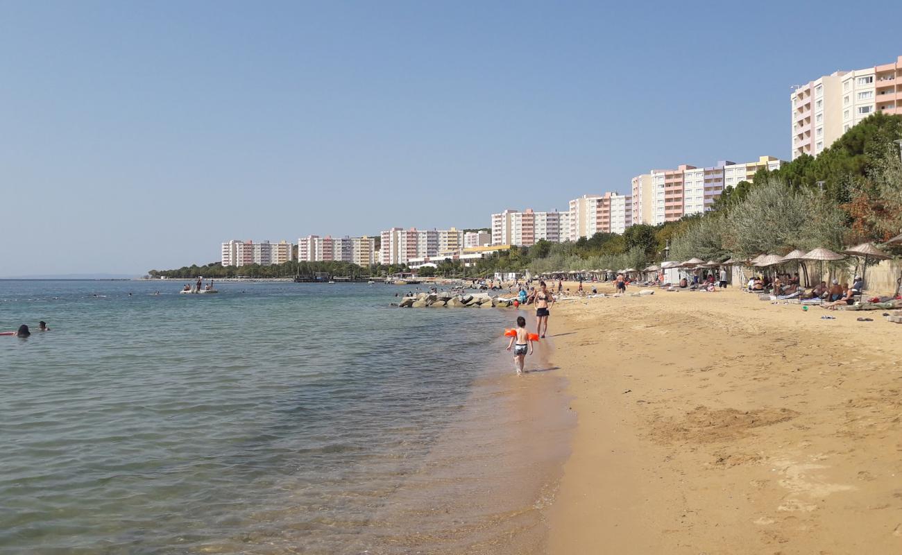 Photo de Ihlas Armutlu Tatil Koyu beach avec sable lumineux de surface