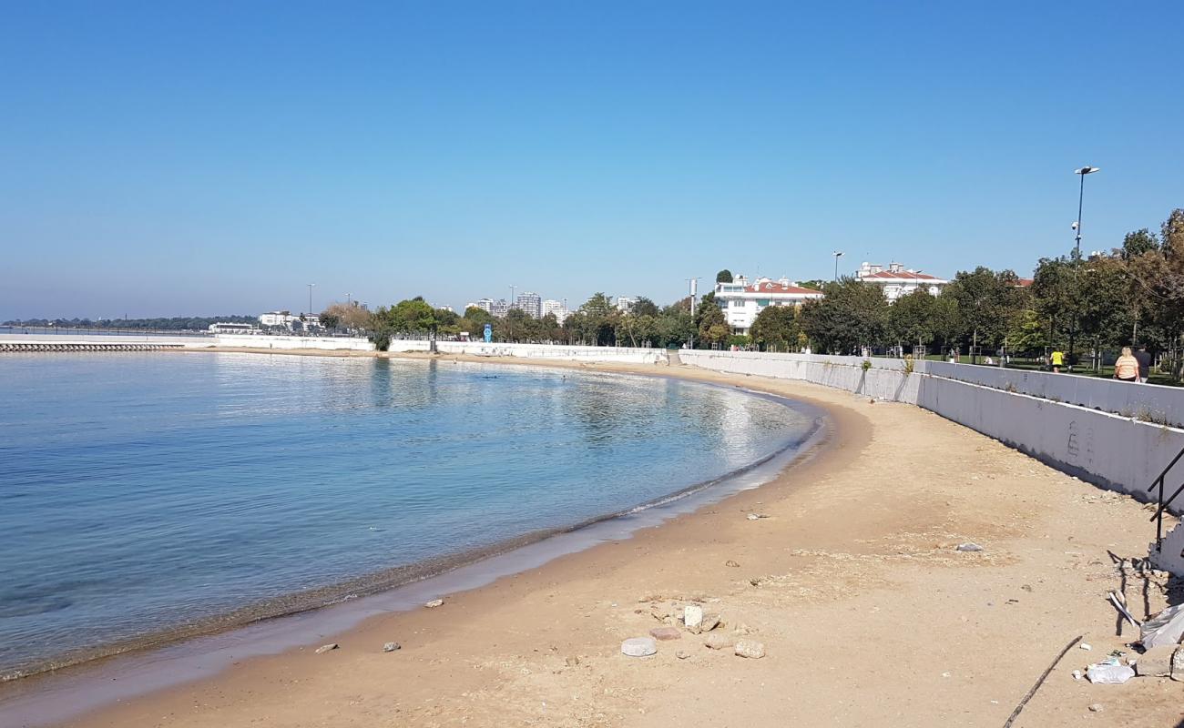 Photo de Caddebostan Plaji avec sable noir & galets de surface