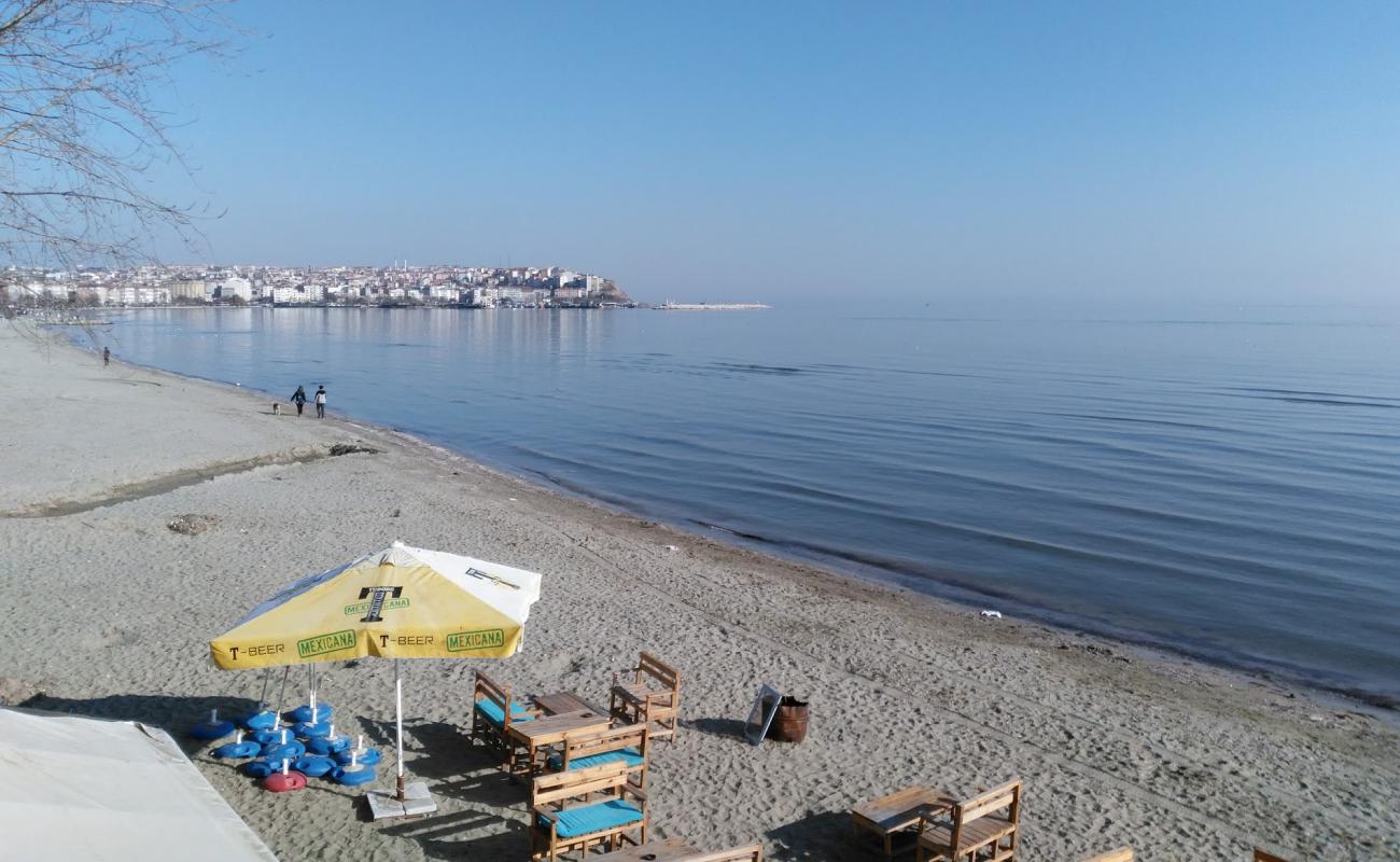 Photo de Silivri Plaji avec sable brun de surface
