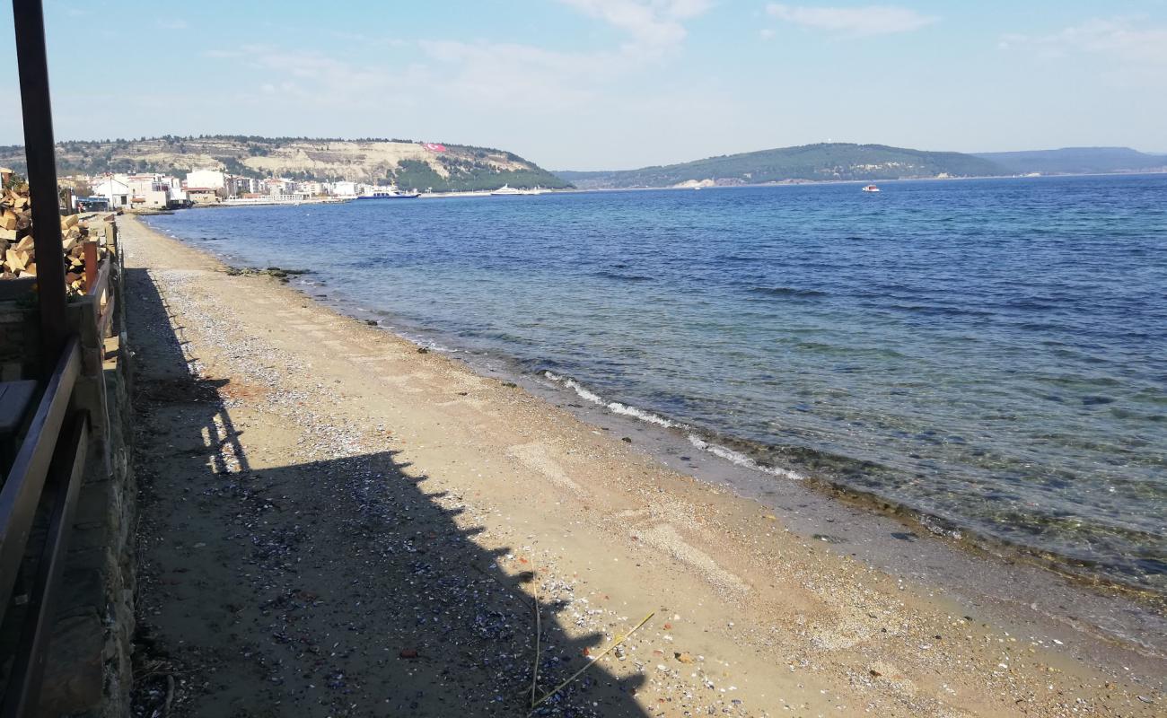 Photo de Eceabat beach avec sable brun de surface