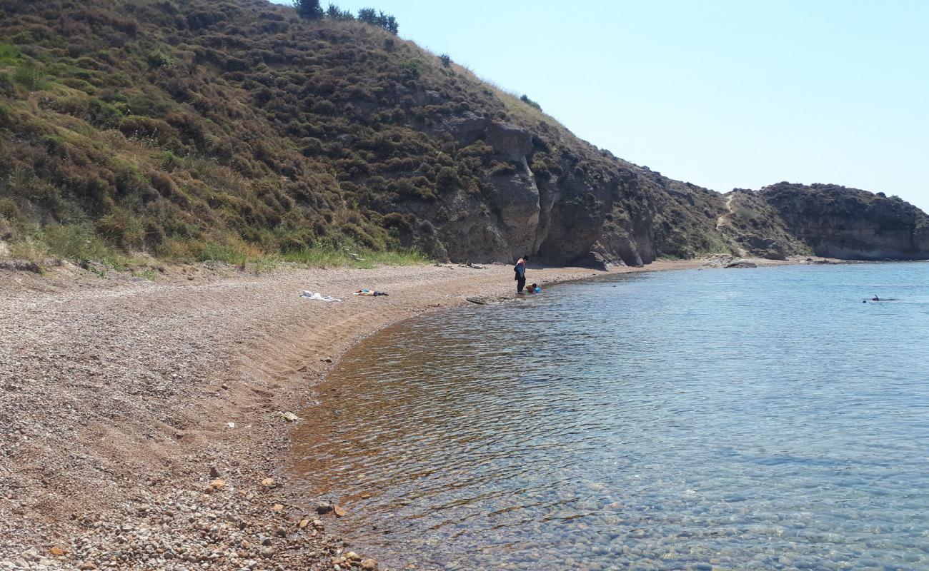 Photo de Misyon beach avec caillou fin brun de surface