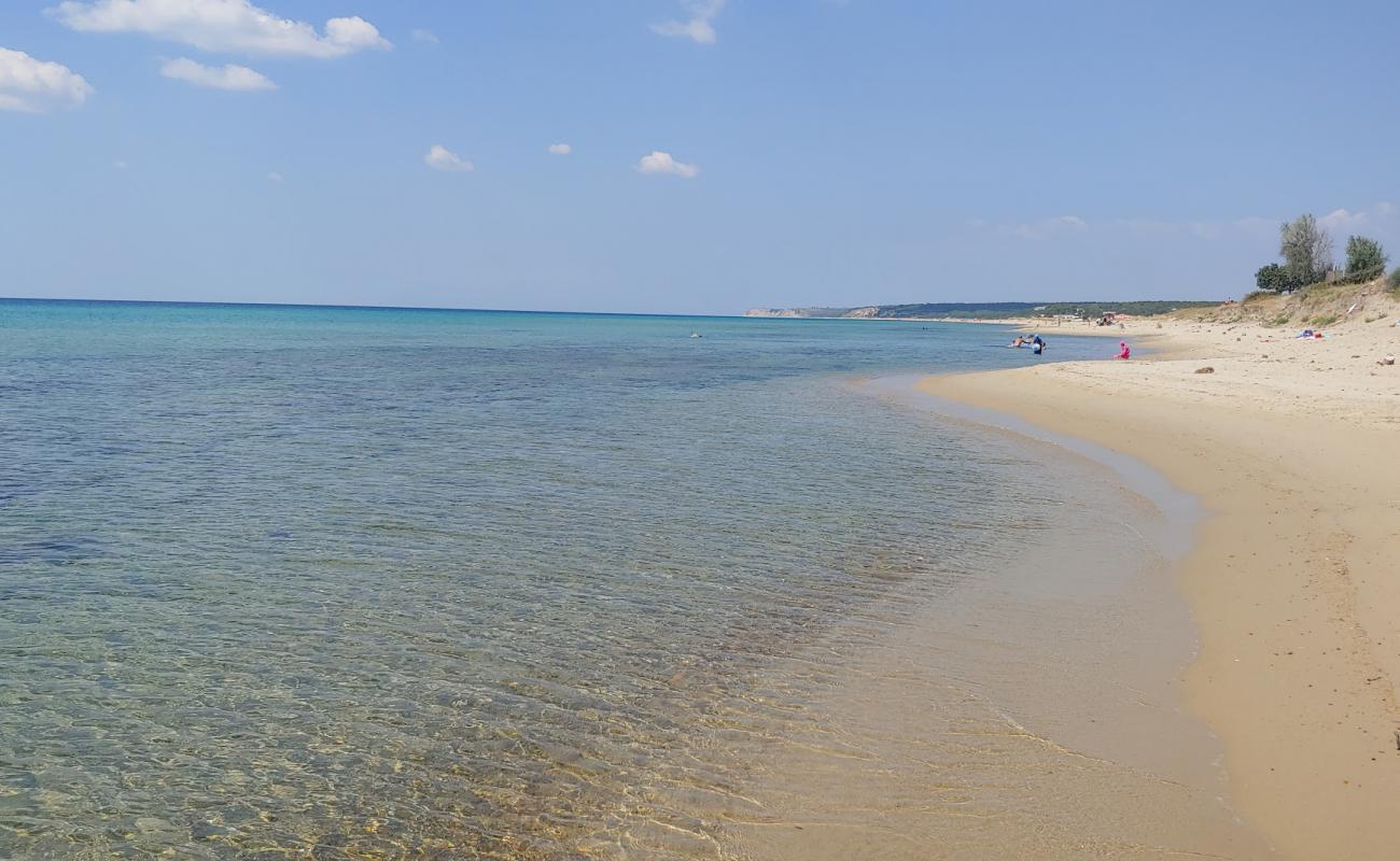 Photo de Vakif beach avec sable fin et lumineux de surface