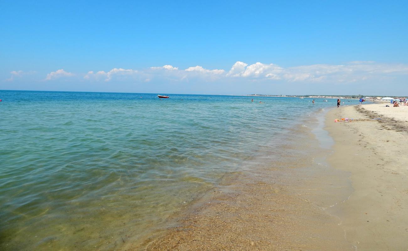 Photo de Enez beach avec sable lumineux de surface