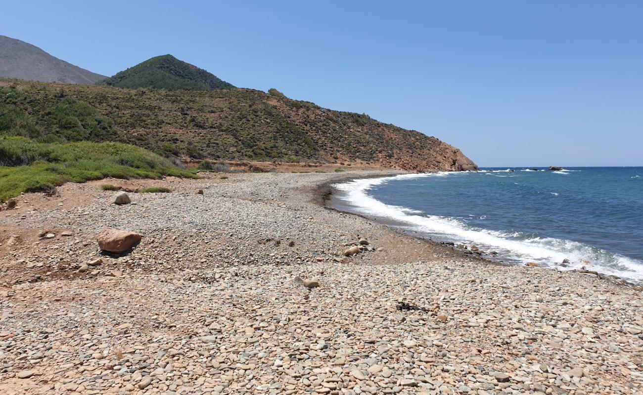 Photo de Marmaros Plaji avec sable brillant et rochers de surface