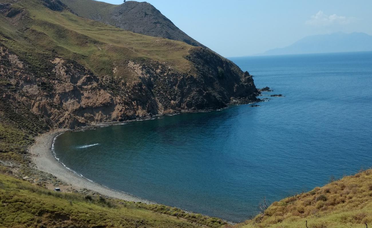 Photo de Bademli wild beach II avec caillou clair de surface