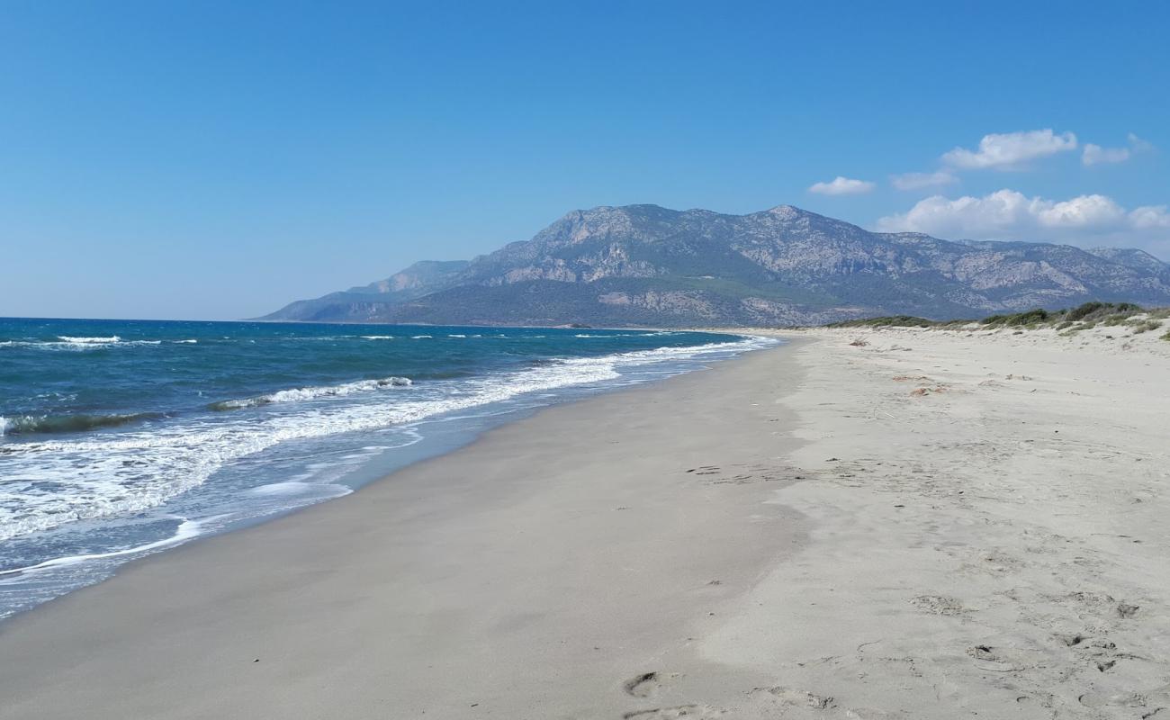 Photo de Kumluova beach avec sable brun de surface