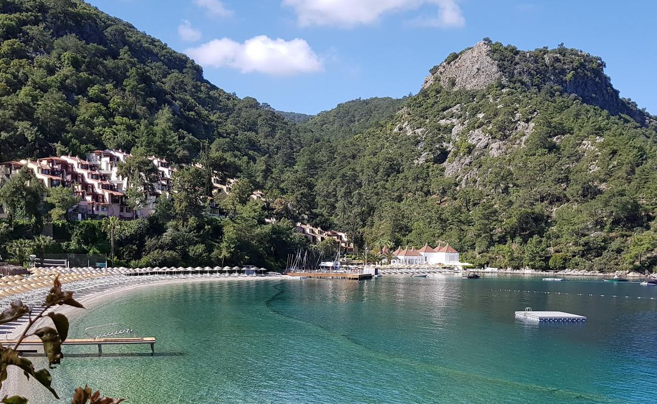 Photo de Plage de Colline avec caillou fin clair de surface