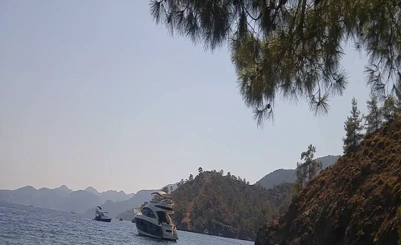 Photo de Yatli Koyu avec terrain rocheux de surface