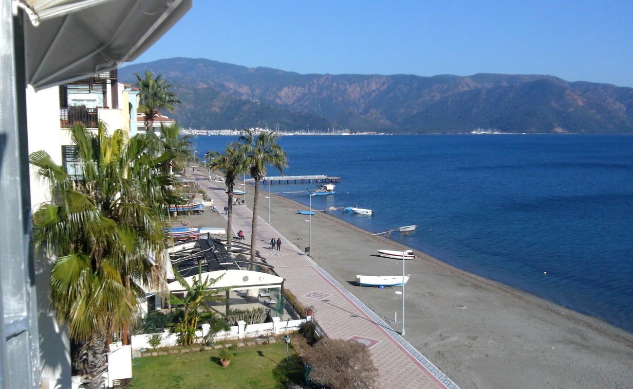 Photo de Marmaris Plaji III avec sable lumineux de surface