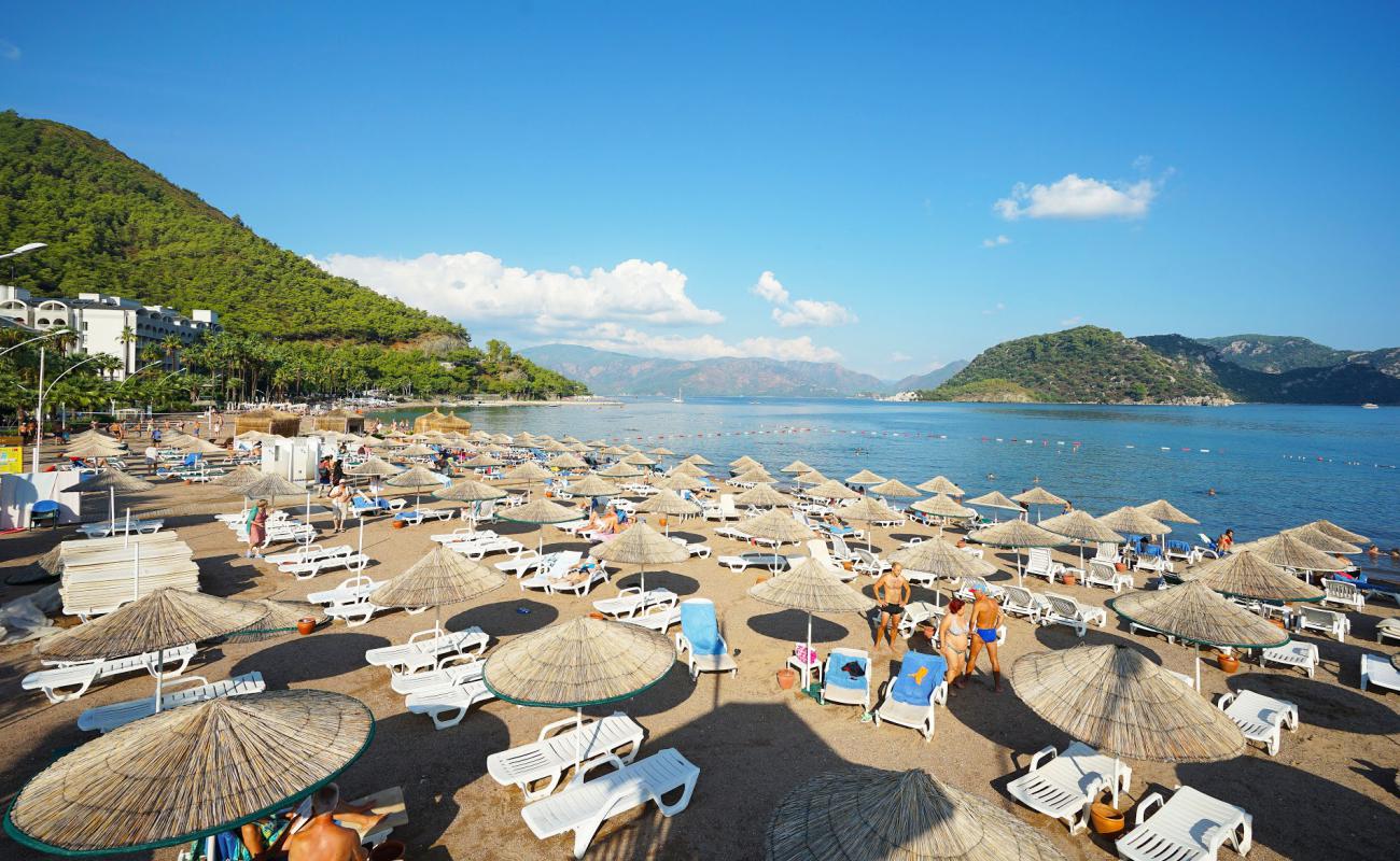 Photo de Plage d'Icmeler avec caillou fin clair de surface