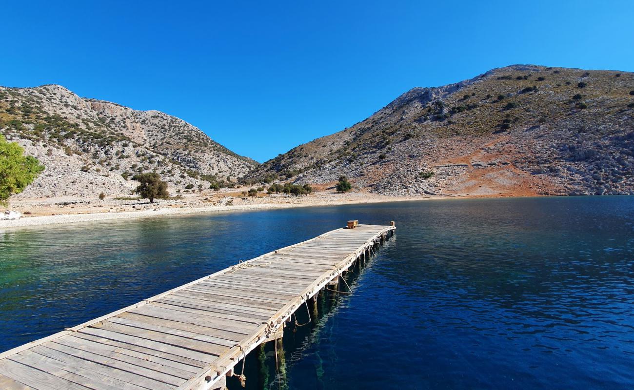 Photo de Loryma beach avec terrain rocheux de surface
