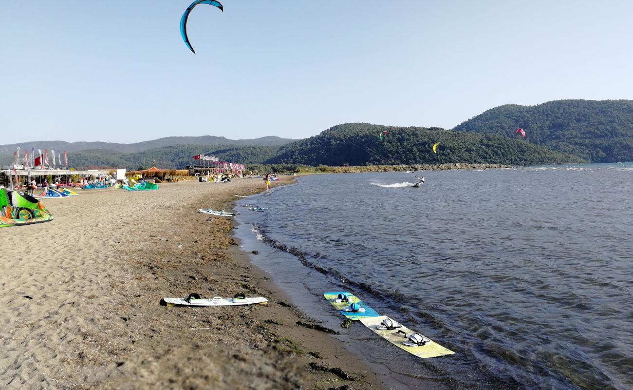 Photo de Gokova beach avec sable fin marron de surface