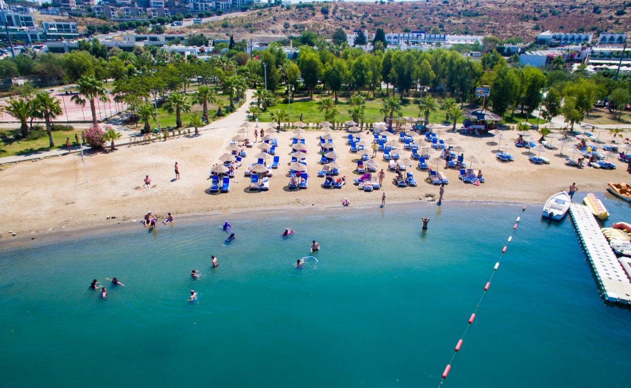 Photo de Belediye beach avec sable brun de surface