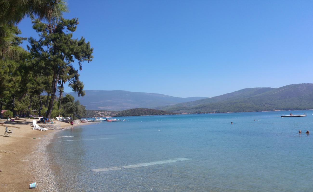 Photo de Yesil Beach avec galets beige de surface