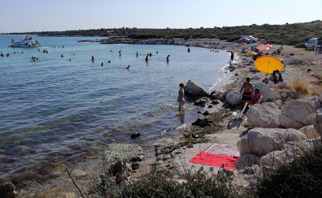 Photo de Akvaryum plaji avec sable brillant et rochers de surface