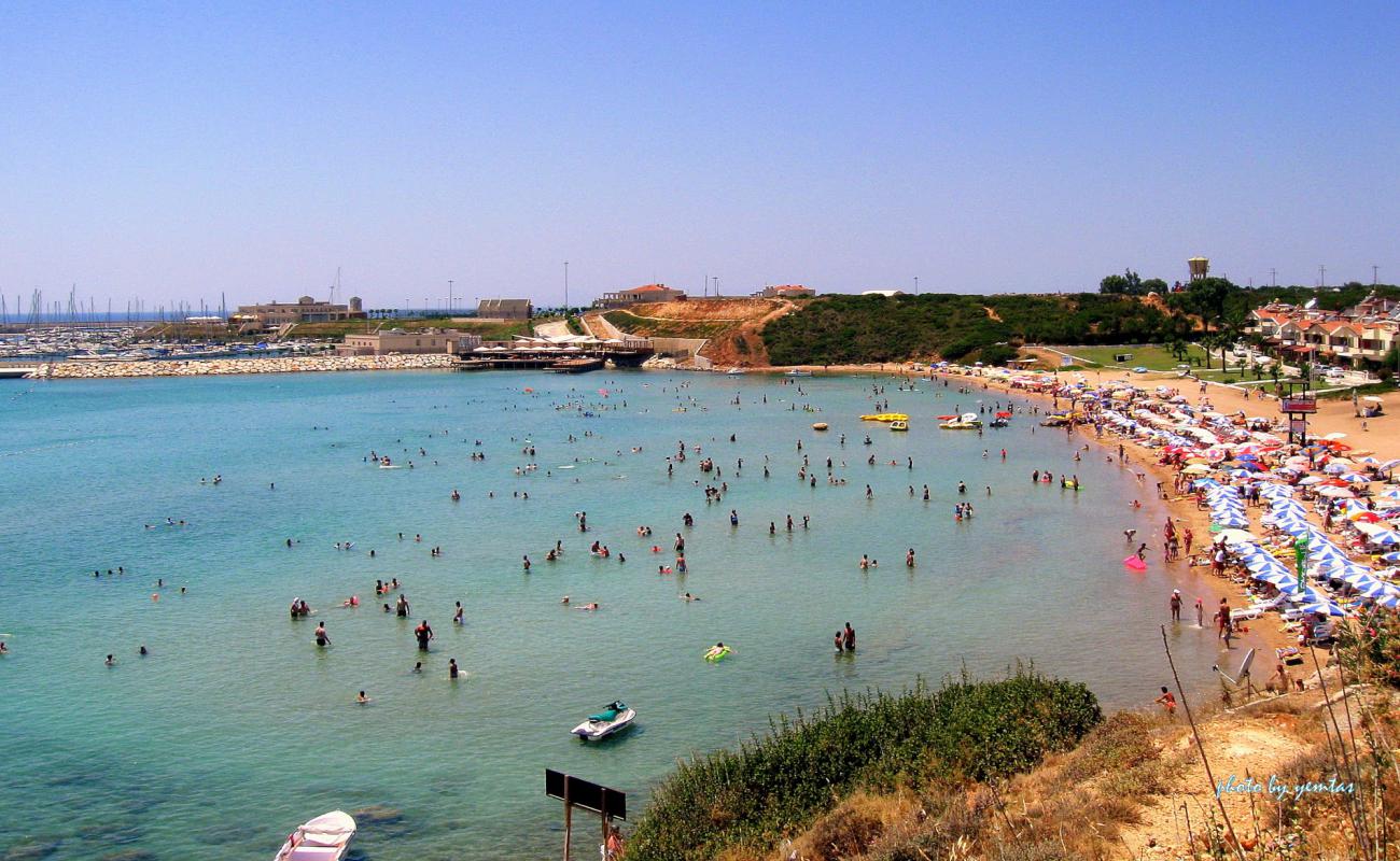 Photo de Didim resort beach avec sable brun de surface