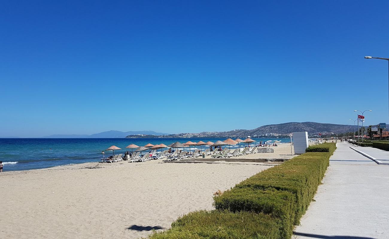 Photo de Kusadasi Plaj avec sable lumineux de surface