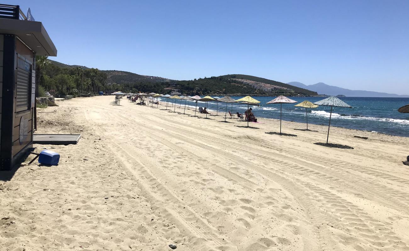 Photo de Plage de Pigale avec sable lumineux de surface