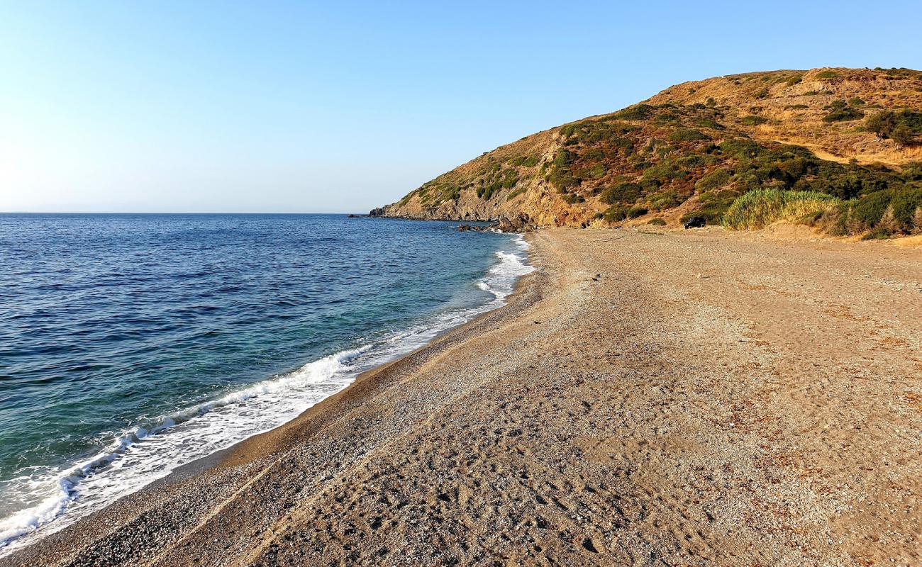 Photo de Karacagil beach avec sable gris avec caillou de surface