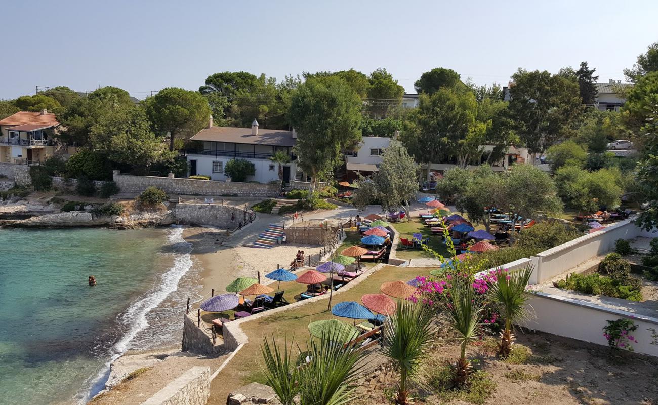 Photo de Incirlikoy plaji avec petits galets bruns de surface