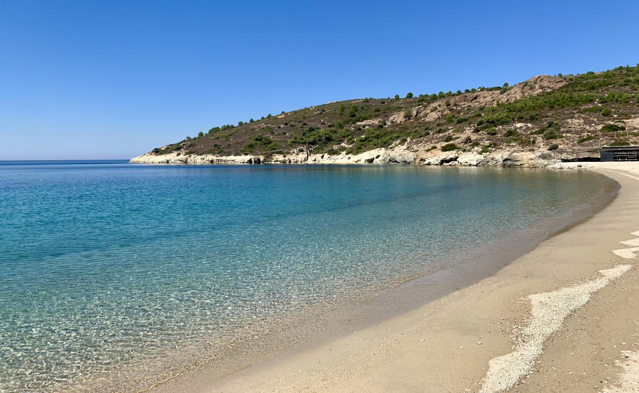 Photo de Camping Alani beach avec sable brun de surface