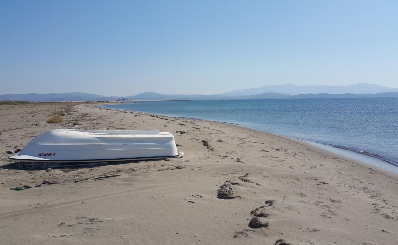 Photo de Antre beach avec caillou fin clair de surface