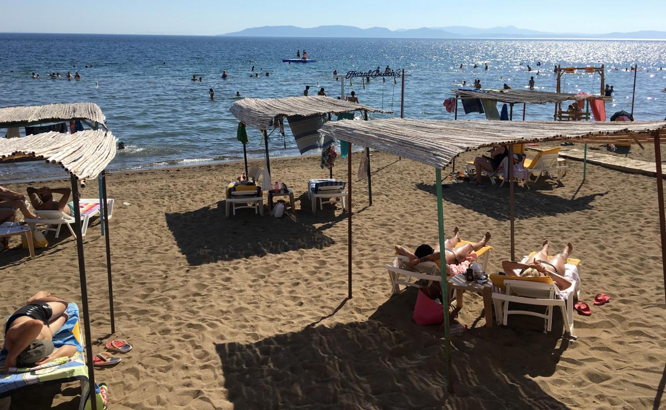 Photo de Cumhuriyet beach avec sable brun de surface