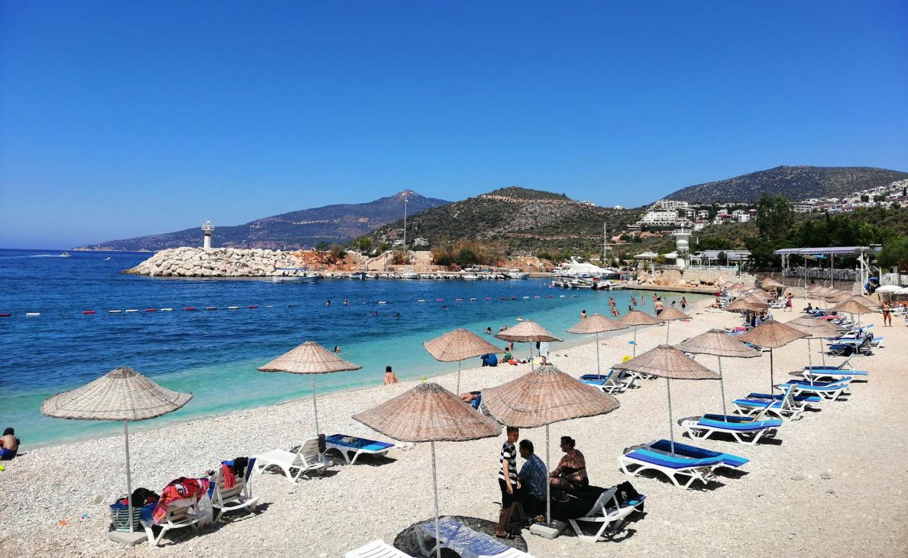 Photo de Plage de Kalkan avec caillou fin clair de surface