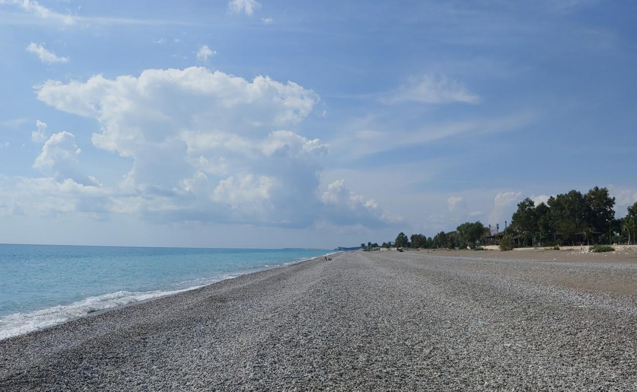 Photo de Cayagzi Beach III avec sable beige & galets de surface
