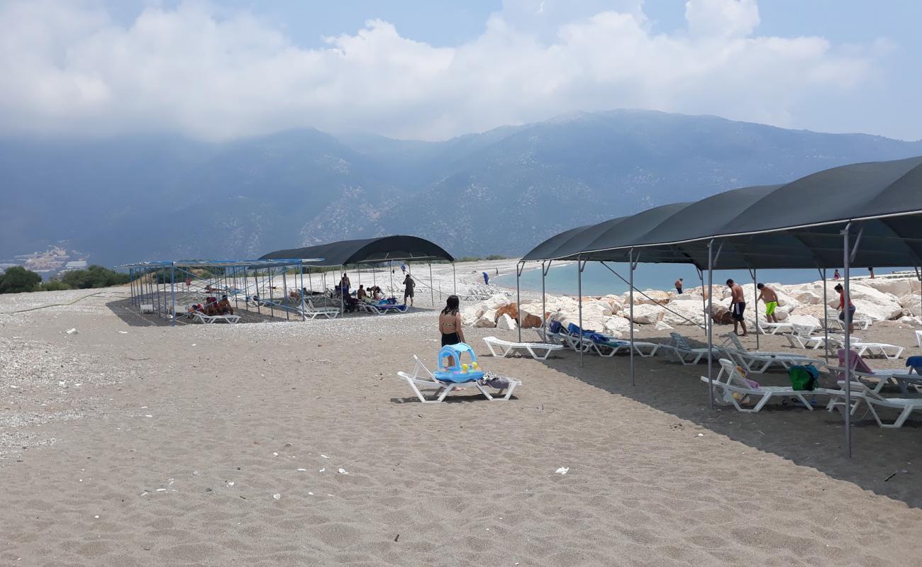 Photo de Gokliman Beach II avec sable beige & galets de surface