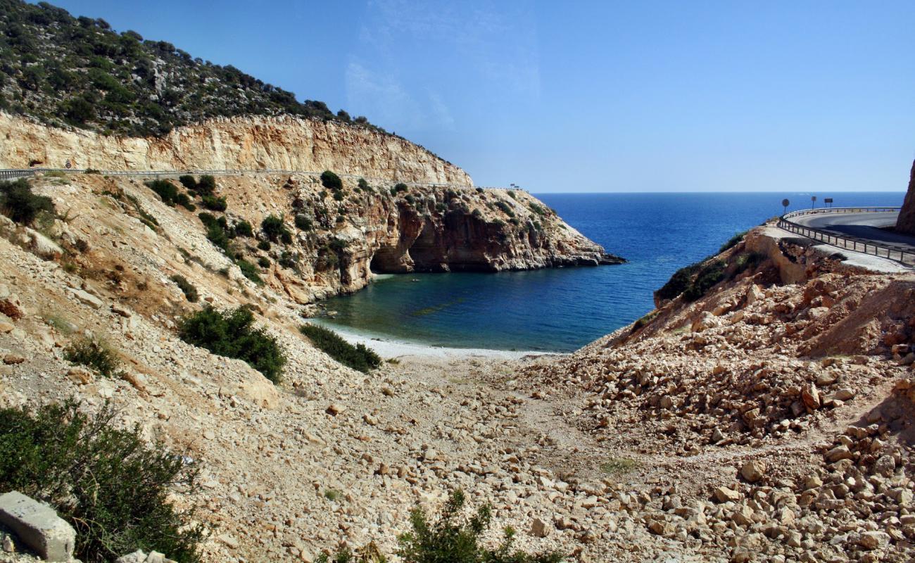 Photo de Finike Magrali Koy II avec galets blancs de surface