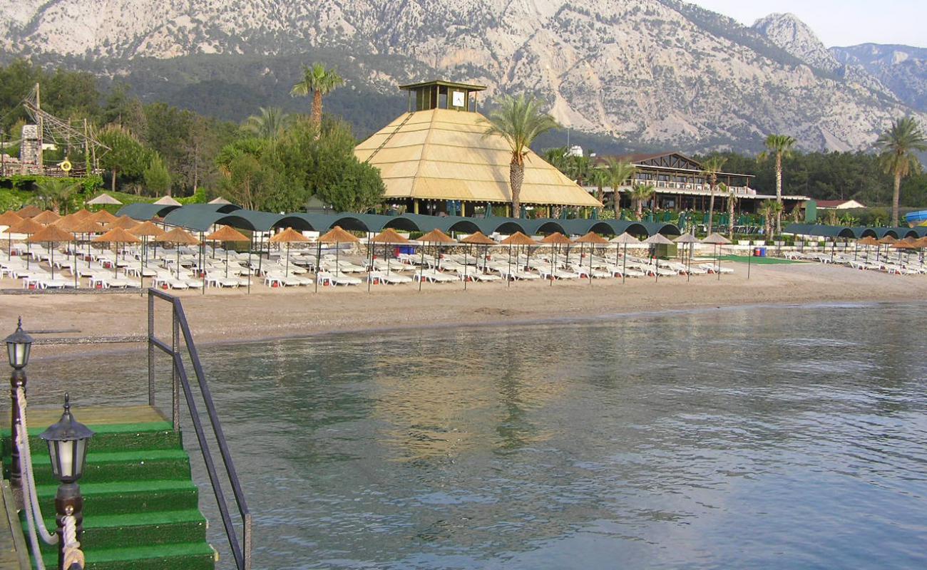 Photo de Beldibi hotel beach avec sable gris & galets de surface